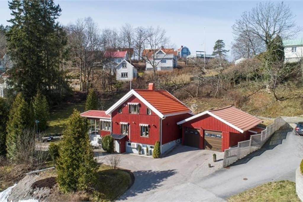 Nyrenoverat Kaellarlaegenhet Apartment Ljungskile Exterior photo
